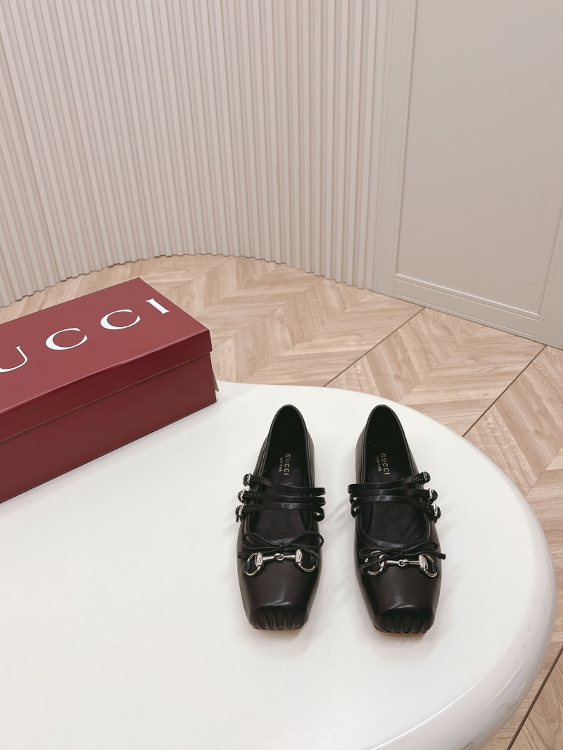 Gucci Flat Shoes